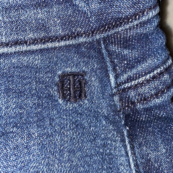 Tommy Hilfiger ladies Denim Shorts - Picture 3 of 7